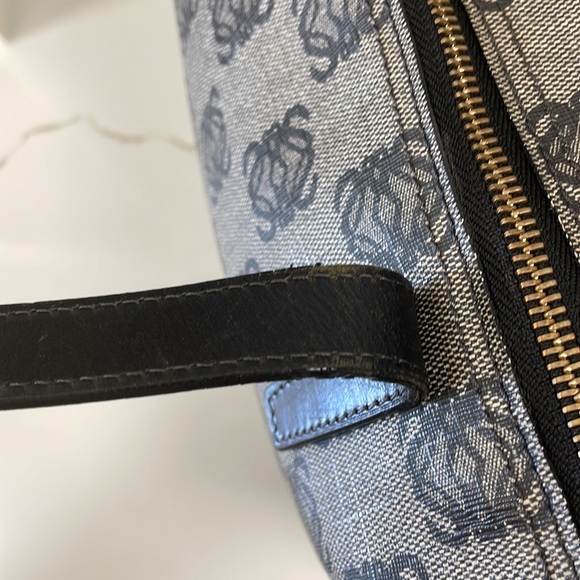 Loewe Black Printed Anagram Tote Bag - Picture 11 of 17